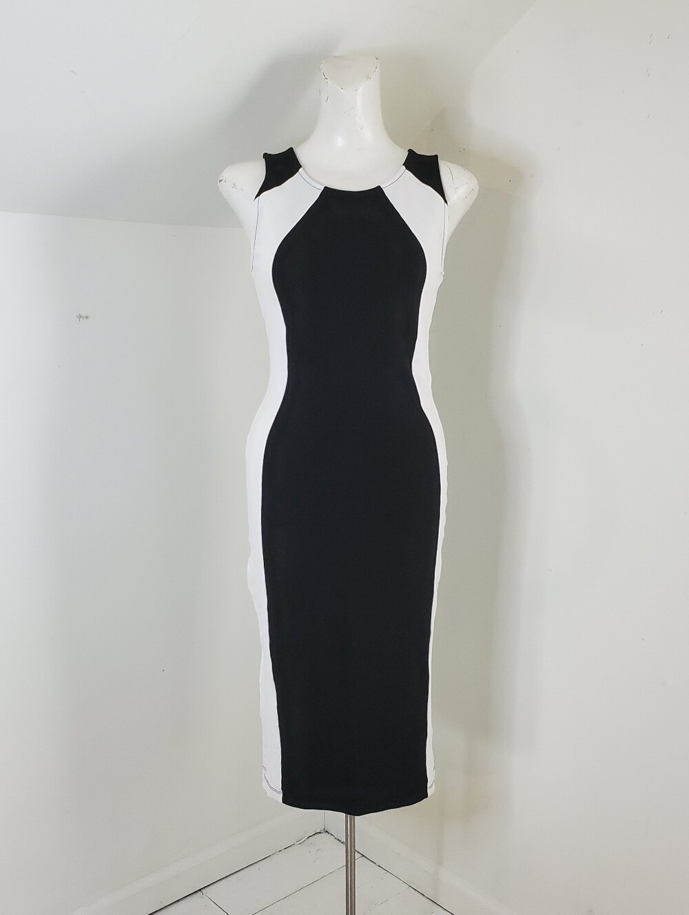 Arden B Black & White Bodycon Sleeveless Midi Dress